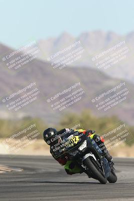 media/Oct-30-2025-Racers Edge (Thu) [[dabbdaf680]]/3-B Group/Session 2 (Turn 14)/